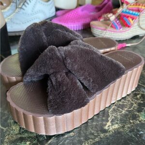 Tory Burch Faux Fur Scallop Platform Slides 10